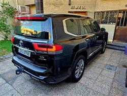 تۆیۆتا لاند کروزەر